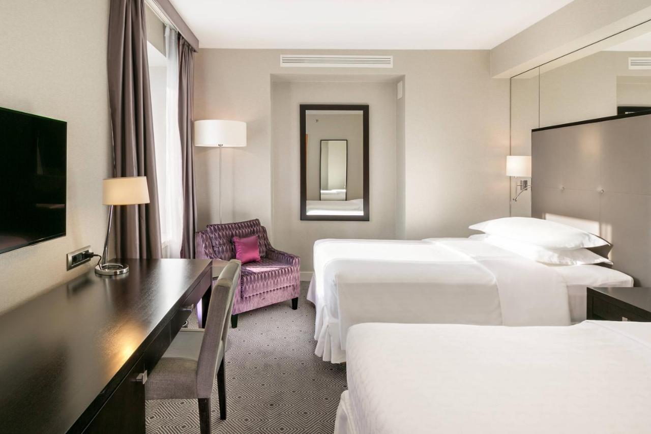 Sheraton Bucharest Hotel Exterior foto